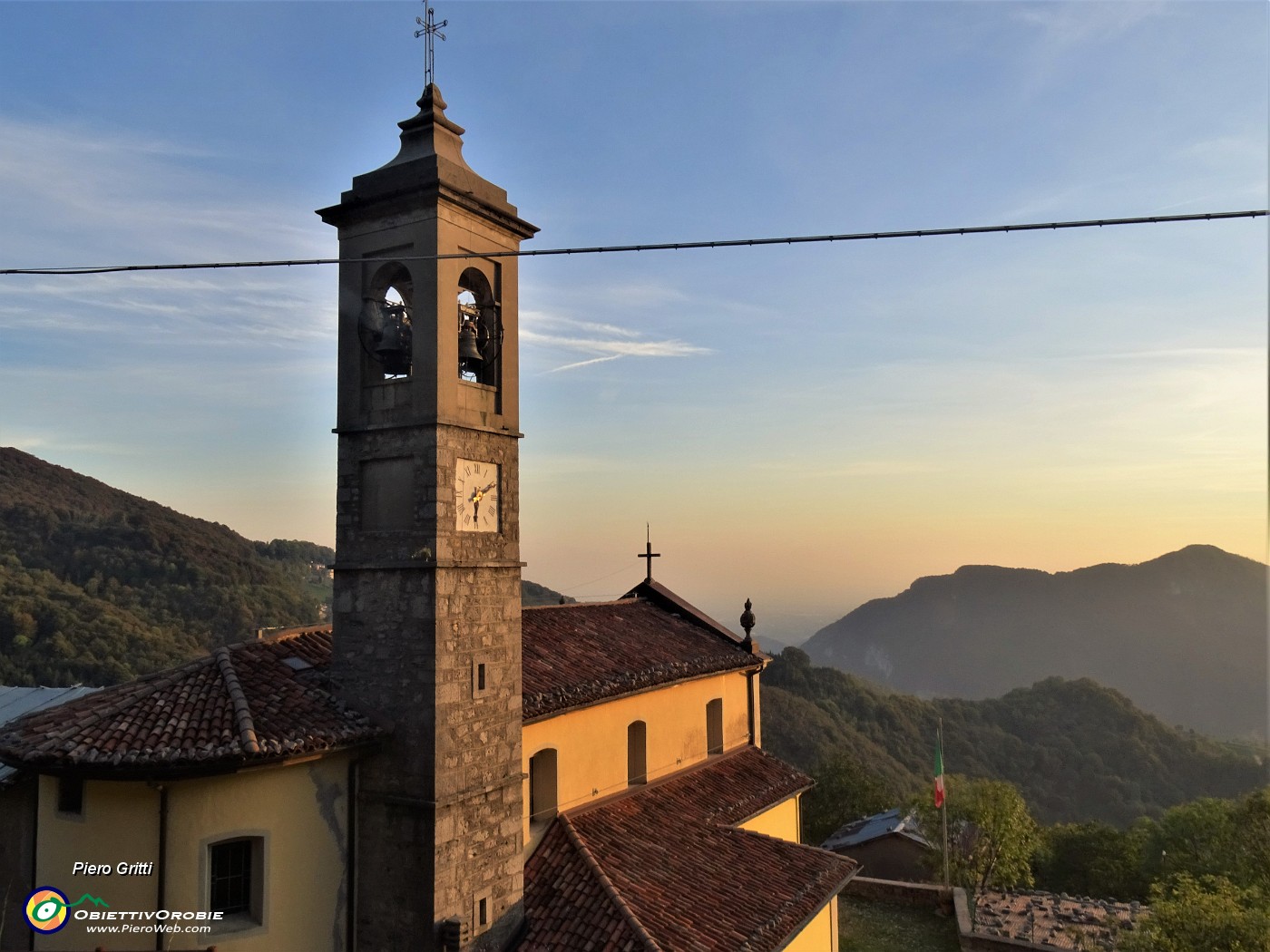 78 Rientro a Catremerio mentre il sole cala all'orizzonte.JPG